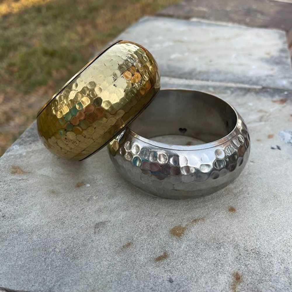 Vintage Hammered Brass Bangle Bracelets with Hear… - image 1