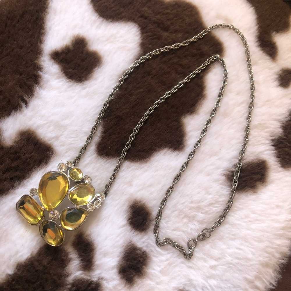 Faceted lemon chiffon glass stone pendant on chai… - image 5