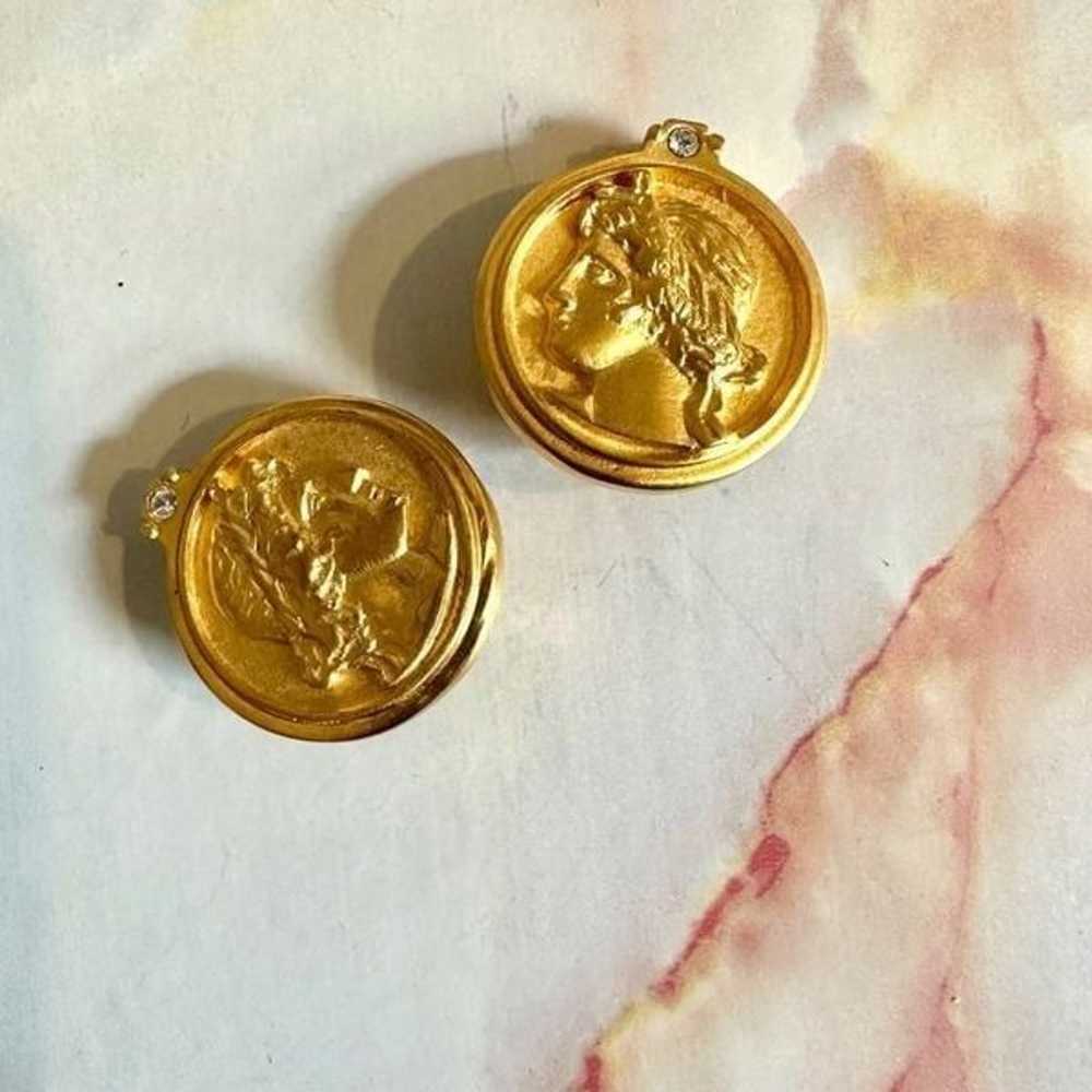 Bijoux Terner gold tone faux Roman coin clip on e… - image 2