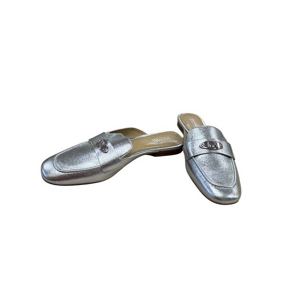 Michael Kors Womens Silver metallic  Flats sandal… - image 1