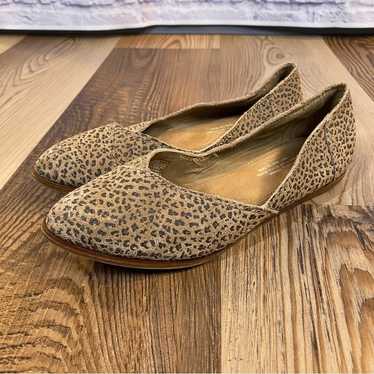 TOMS Leopard Print Jutti Flats Pointed Toe Tan Si… - image 1