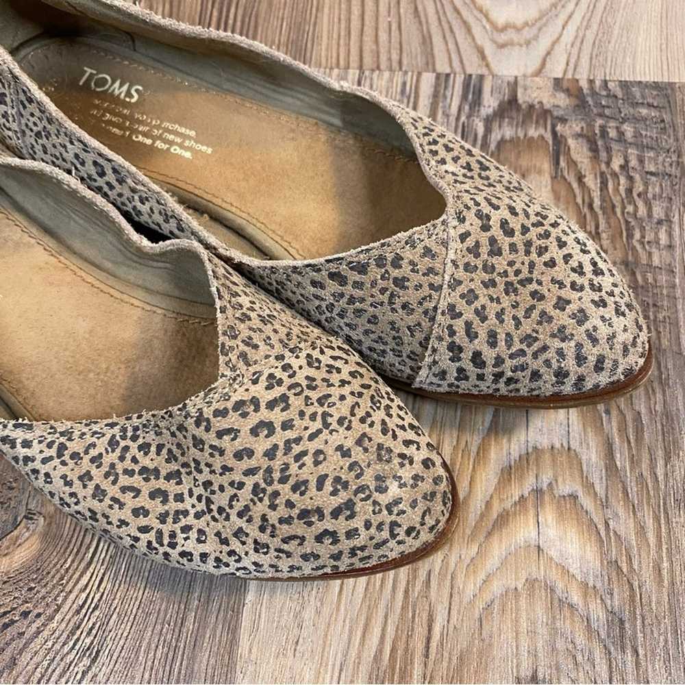 TOMS Leopard Print Jutti Flats Pointed Toe Tan Si… - image 6