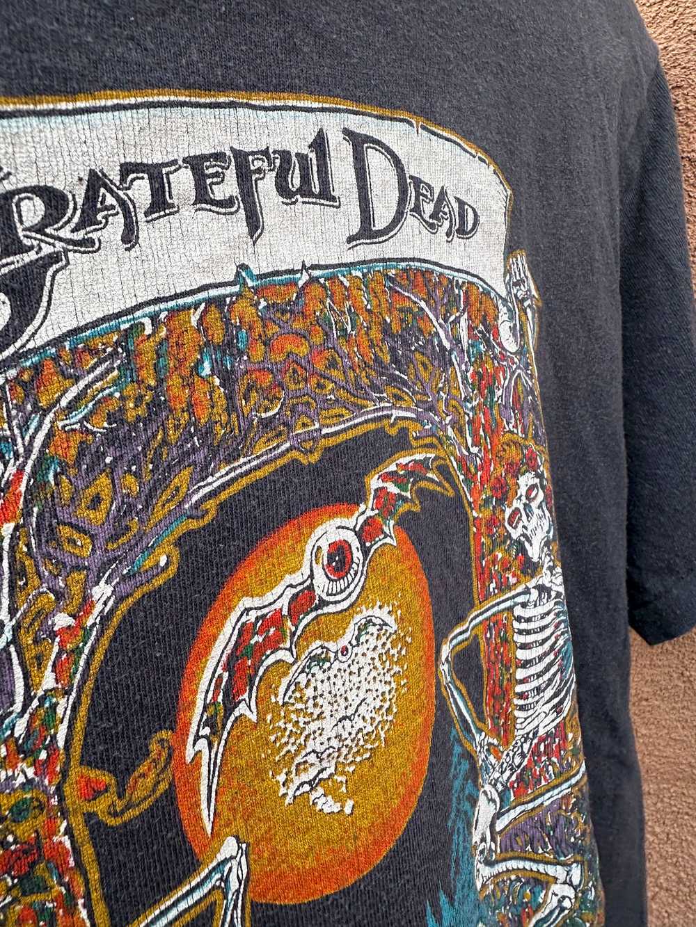 Grateful Dead 1985 Fall/Winter Tour T-shirt - image 3