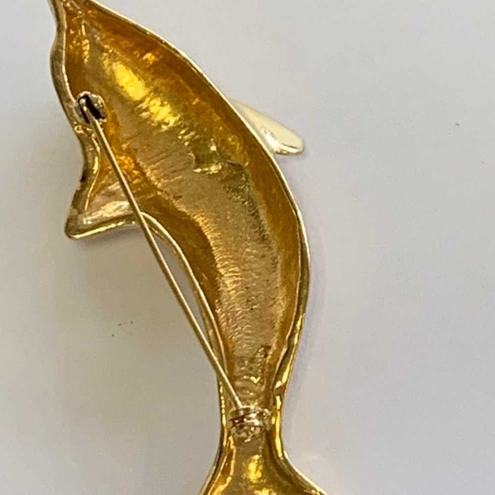 Vtg Gold-tone Dolphin Brooch Pin - image 2