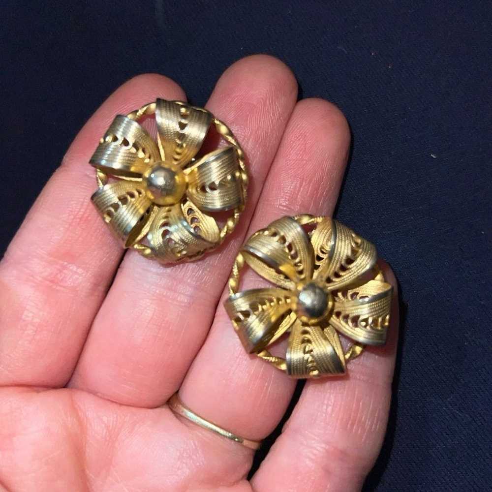 vintage kramer clip on earrings - image 4