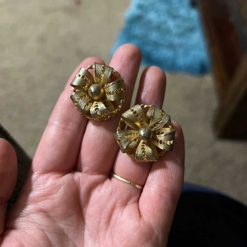 vintage kramer clip on earrings - image 5