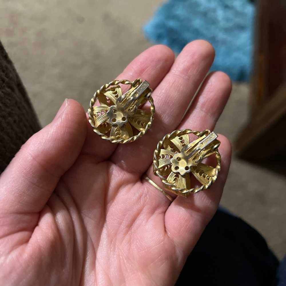 vintage kramer clip on earrings - image 6