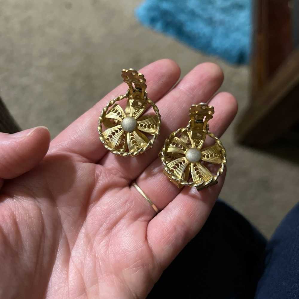 vintage kramer clip on earrings - image 7