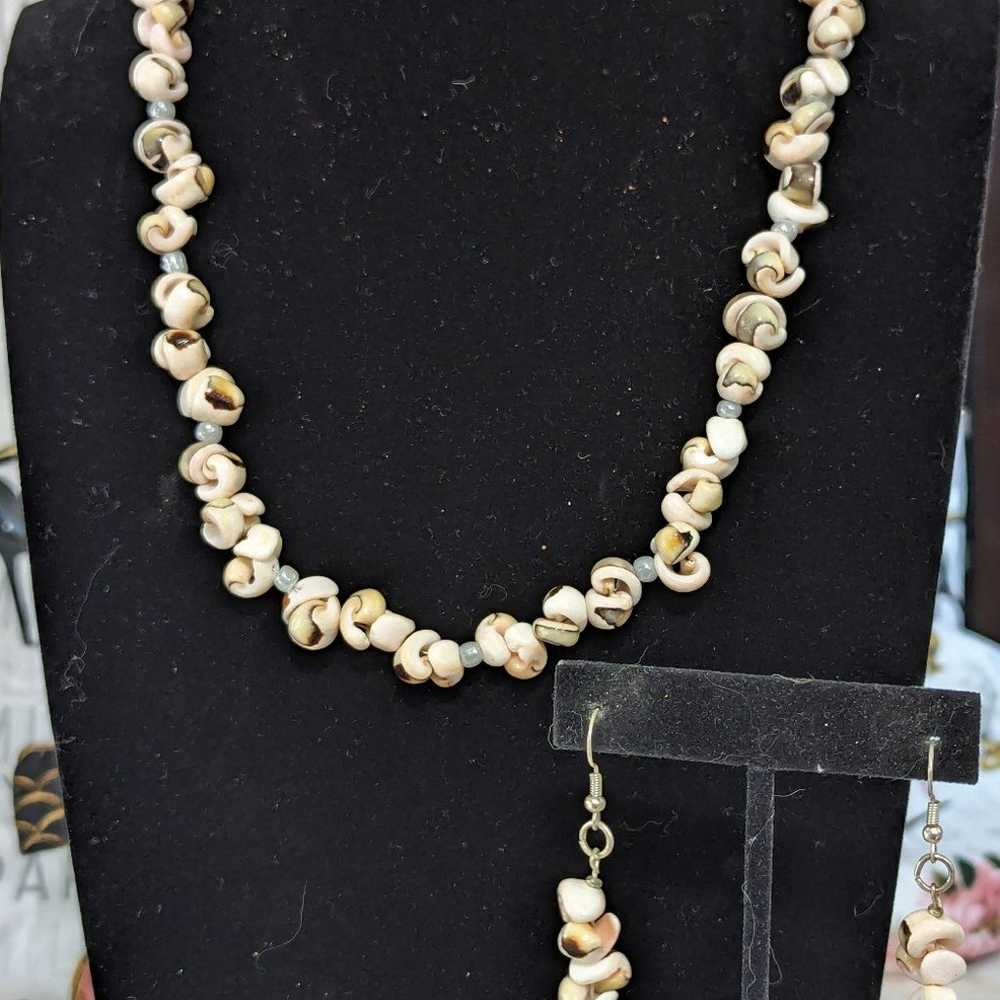 Vintage necklace and earrings set - image 1