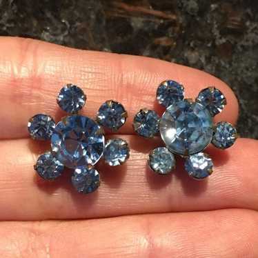 Vintage blue flower rhinestone earrings - image 1