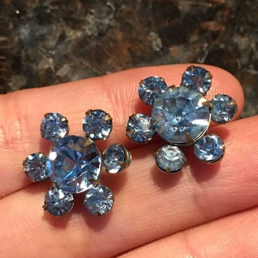 Vintage blue flower rhinestone earrings - image 3