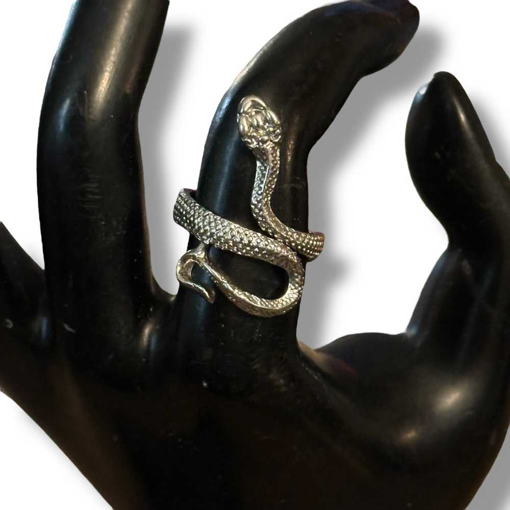 Vintage silver tone slithering snake ring - image 3