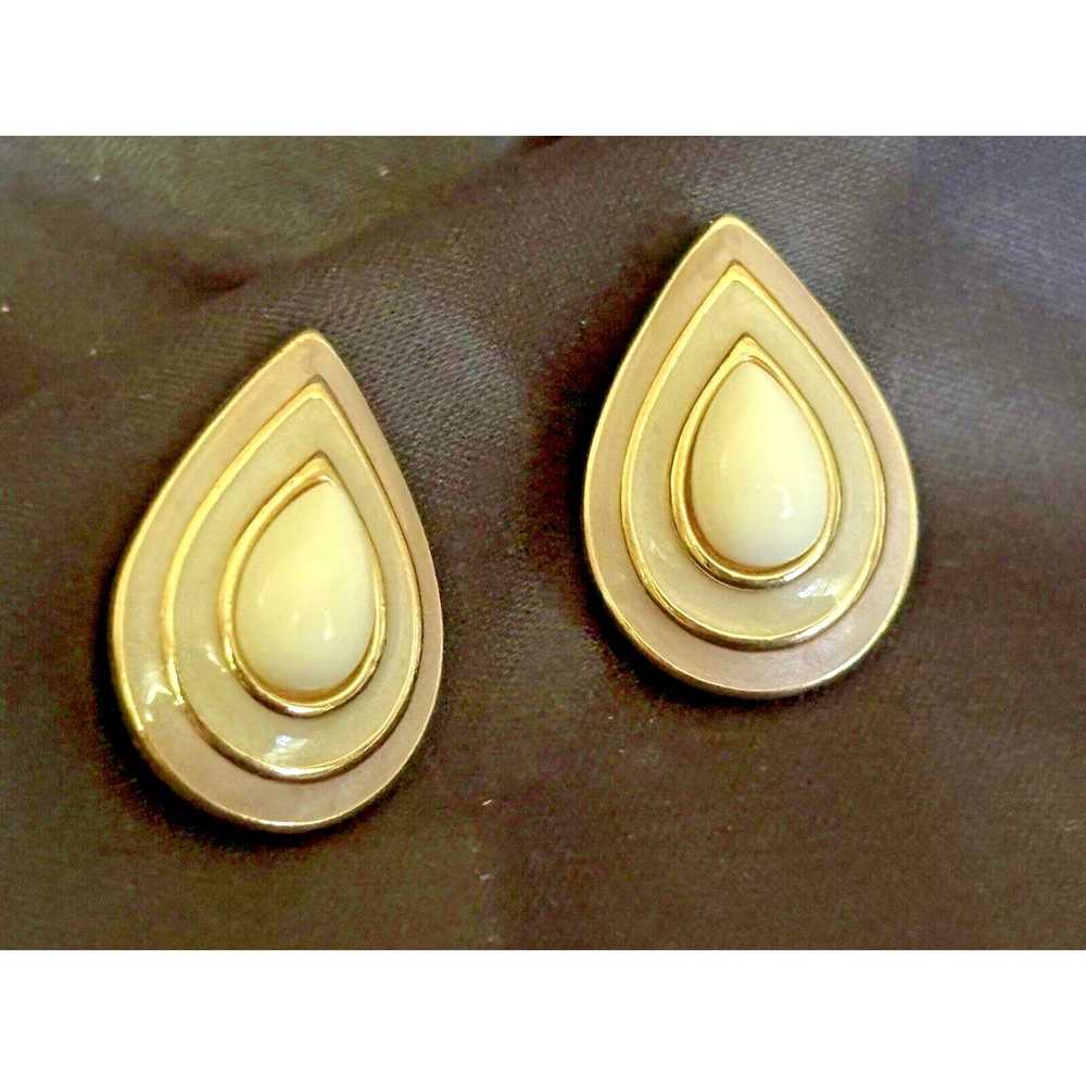 Vintage Trifari Drop Stud Earrings Enamel & White… - image 4