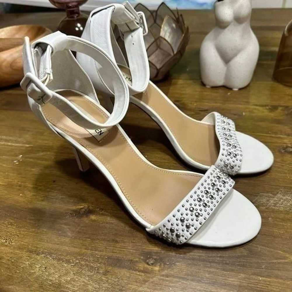 Steve Madden White Silver Studded Ankle Heels Siz… - image 6