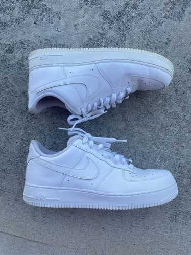 Nike × Streetwear White Nike Air Force 1s