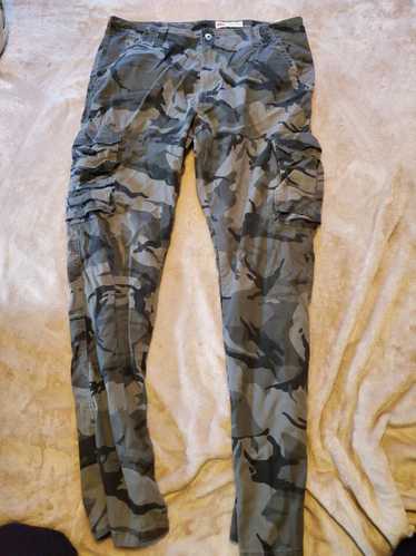 Wrangler Camo wrangler cargo pants size 34x32