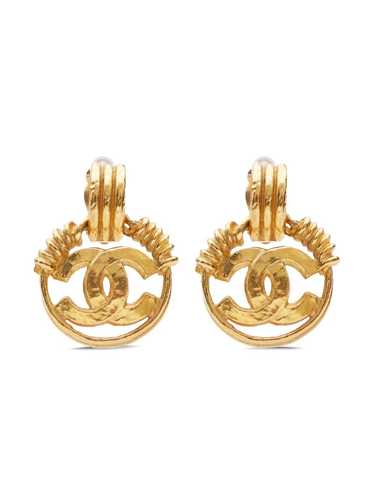 CHANEL Pre-Owned 2004 CC clip-on earrings - Gold - image 1