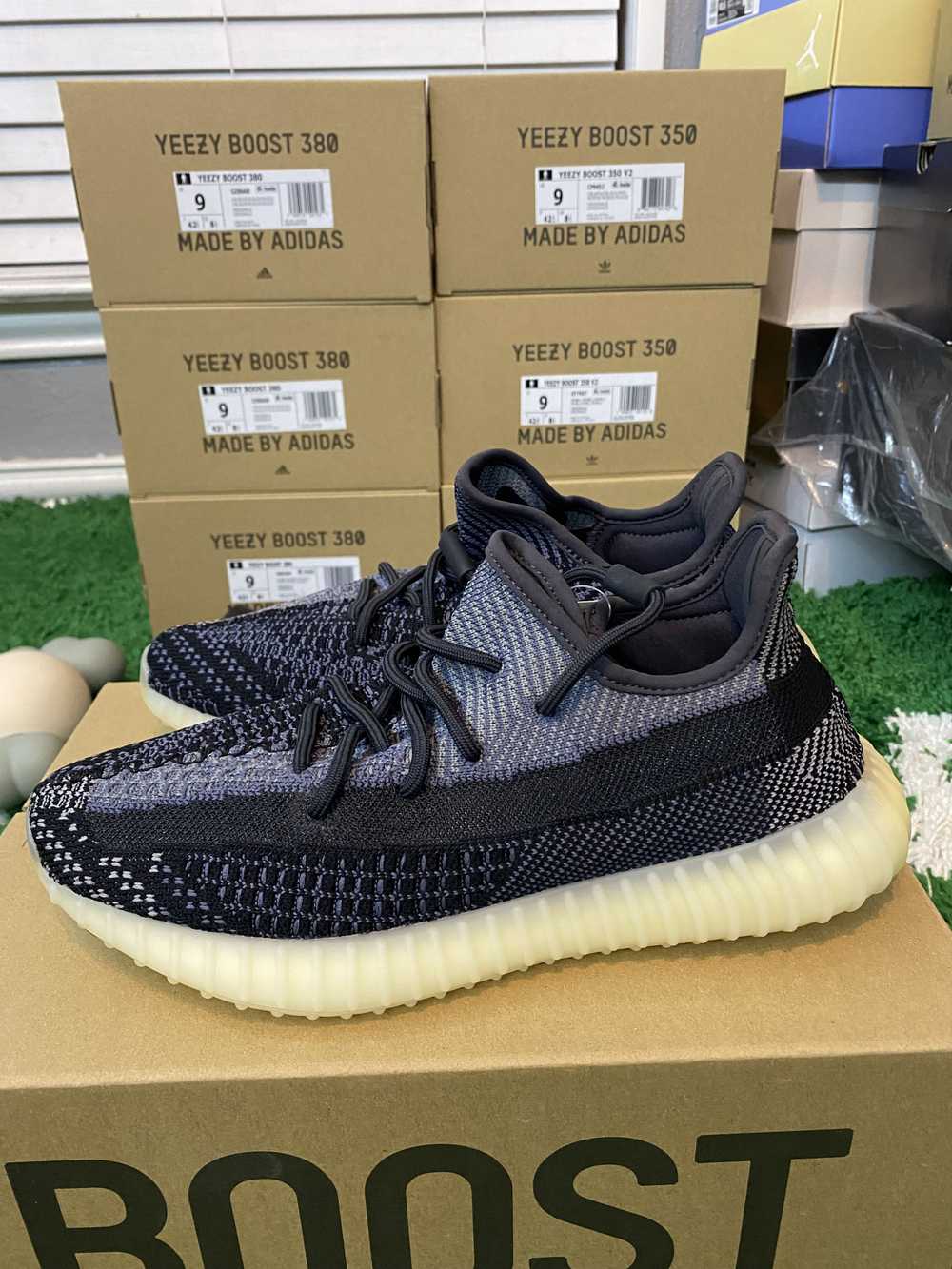 Adidas × Kanye West Yeezy Boost 350 V2 - Carbon -… - image 5