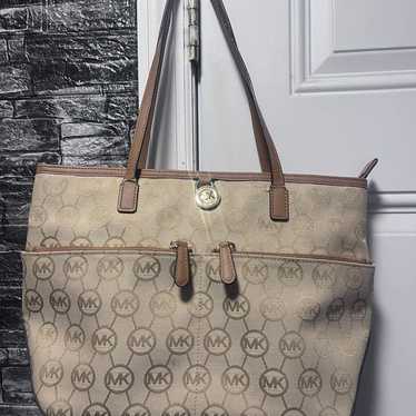 Michael Kors Kempton Signature Medium Pocket Tote… - image 1