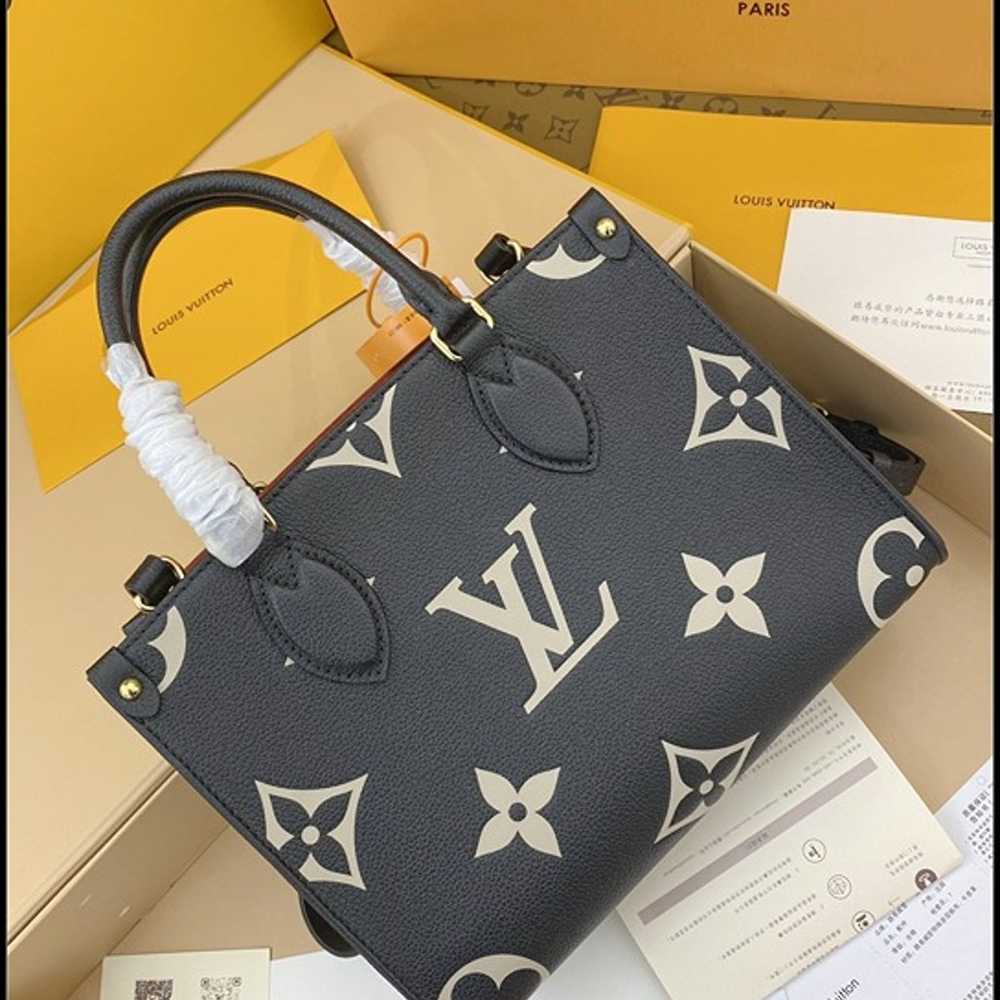 Louis Vuitton Shoulder bag - image 1