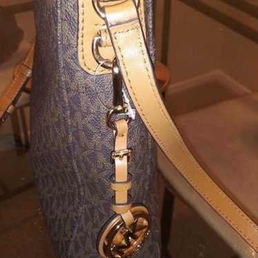 Michael Kors Jet Set Travel Crossbody Purse