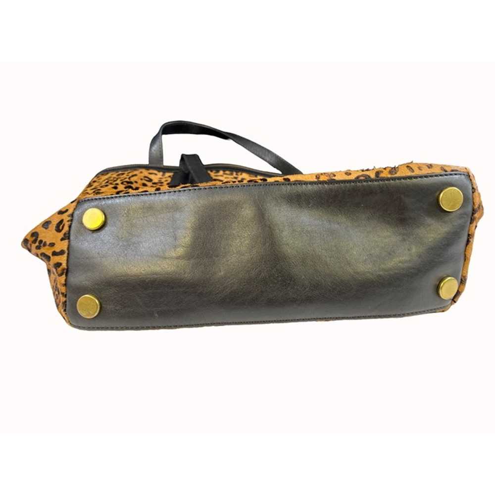 Fossil Women's Tan Leopard Design Shoulder or Tot… - image 3