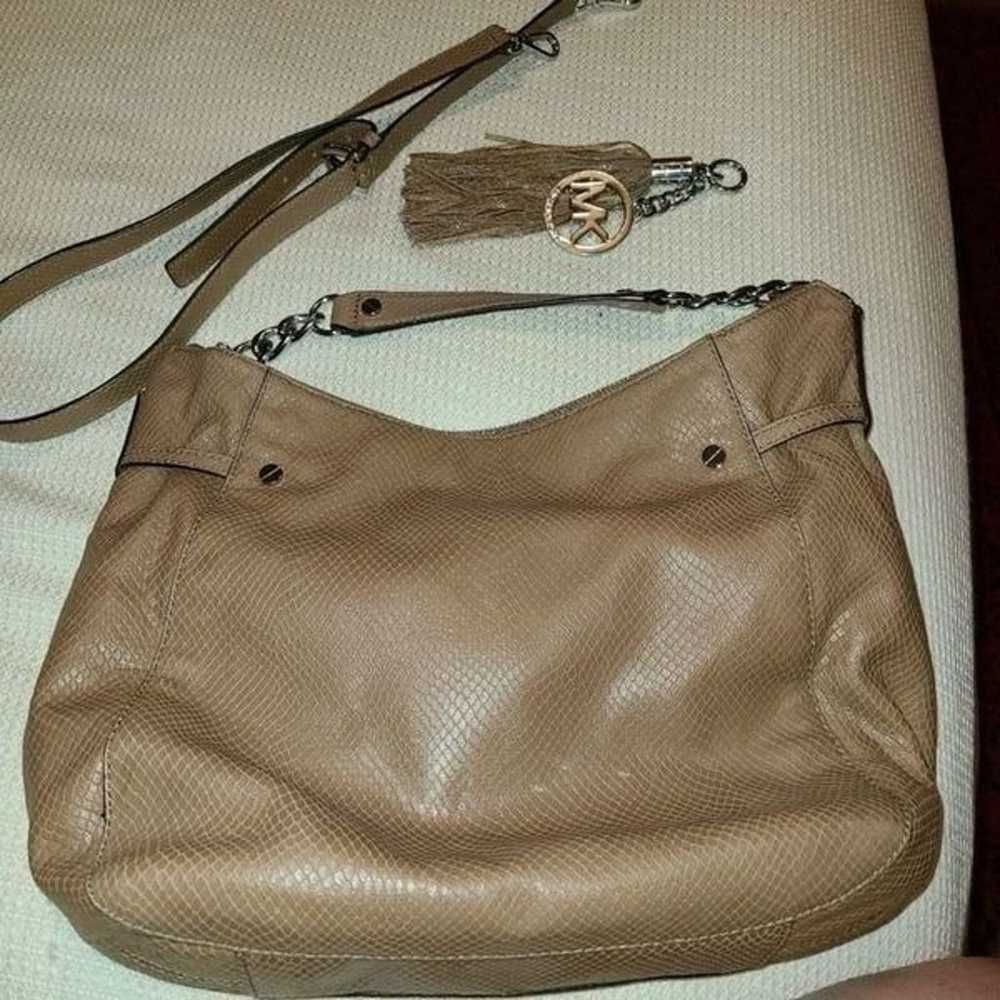 Pre-loved Michael Kors all leather shoulder Bag - image 1