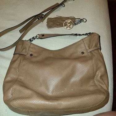 Pre-loved Michael Kors all leather shoulder Bag - image 1