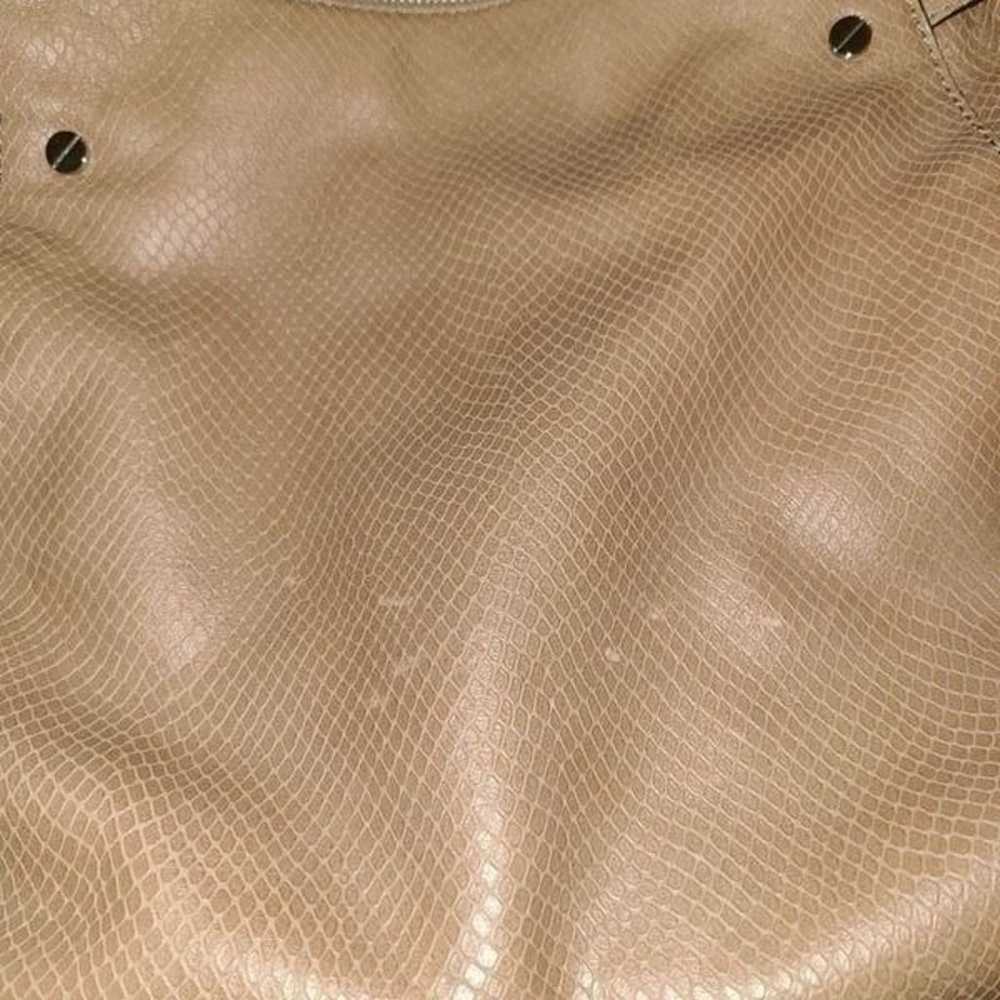 Pre-loved Michael Kors all leather shoulder Bag - image 4