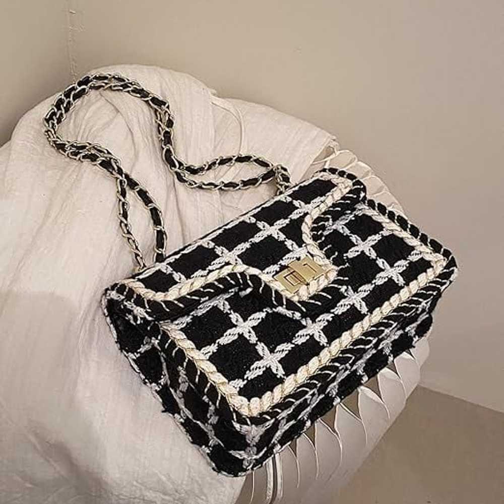 Stylish woman's square bag - image 2