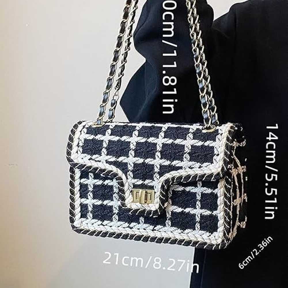 Stylish woman's square bag - image 3