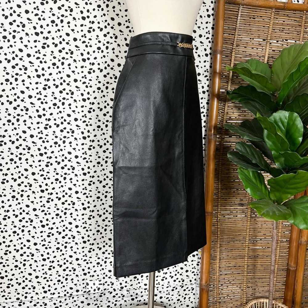 Ann Taylor Vegan leather mid-length skirt - image 4