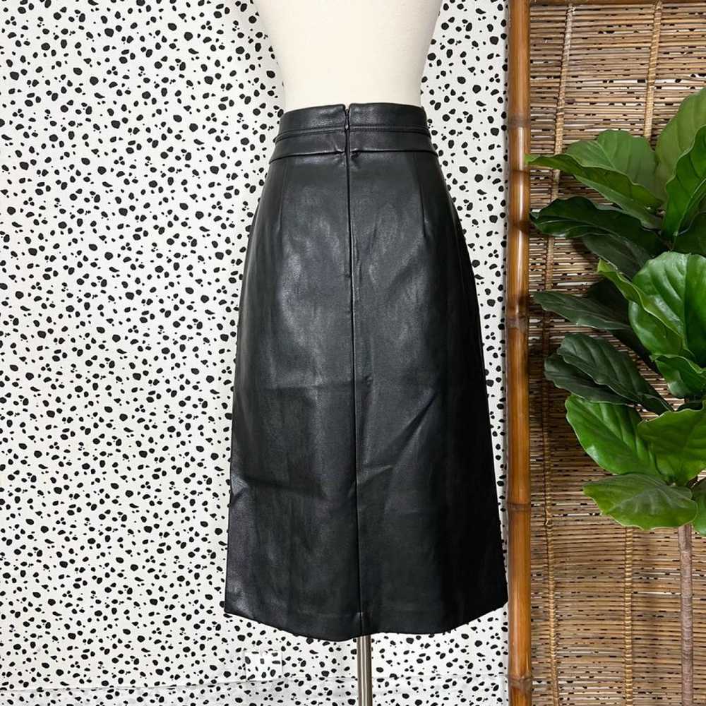 Ann Taylor Vegan leather mid-length skirt - image 6