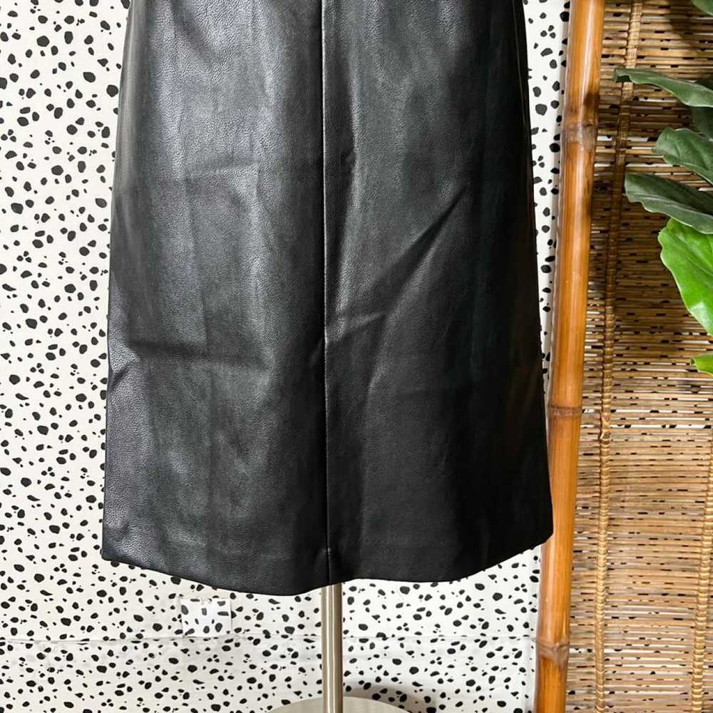 Ann Taylor Vegan leather mid-length skirt - image 8