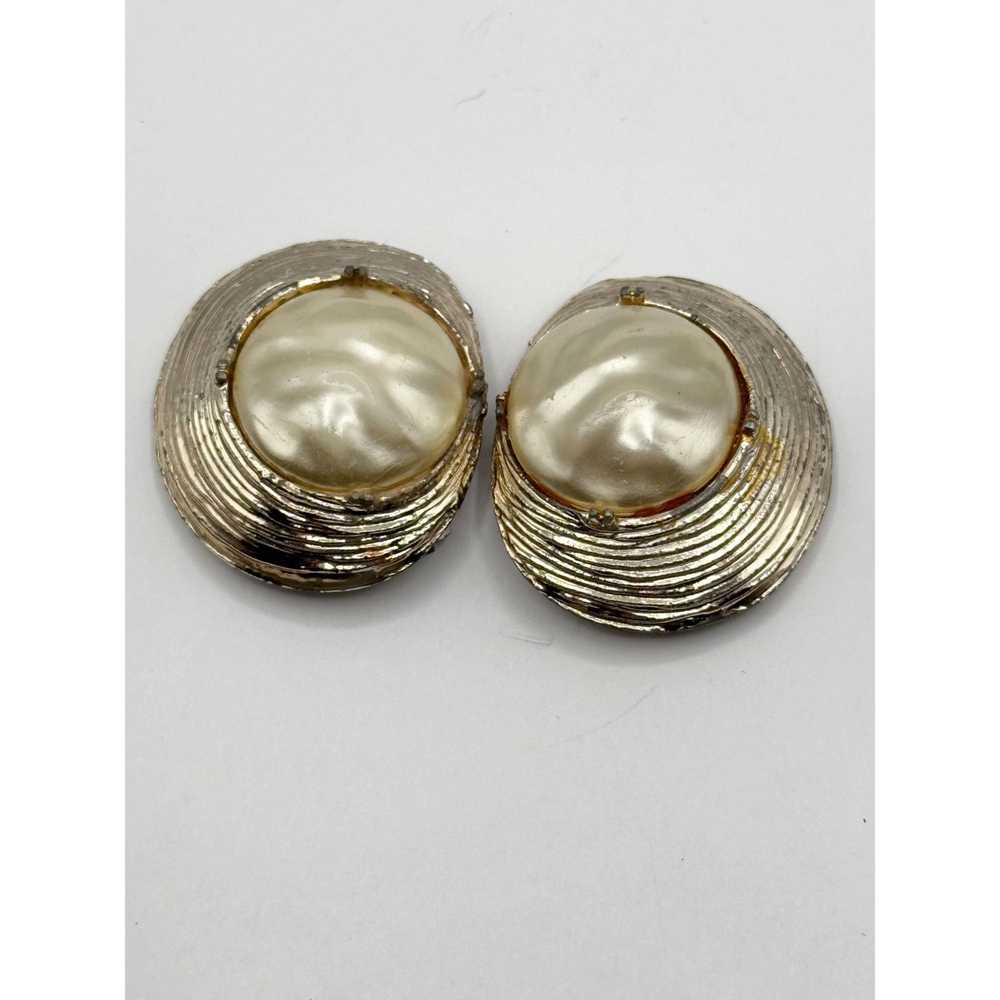 Vintage Vintage faux pearl clip on earrings - image 2