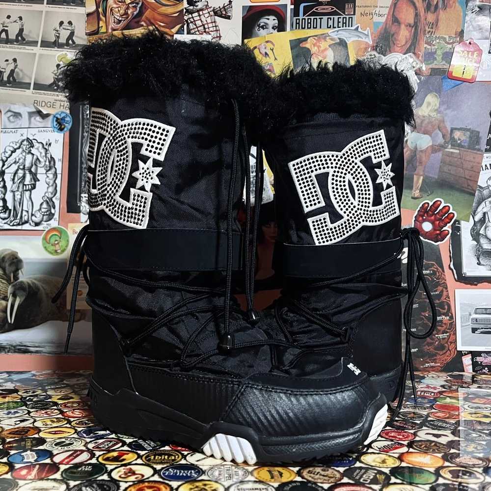 Y2K DC Chalet Snow Moon Boots Black Faux Fur Trim… - image 1