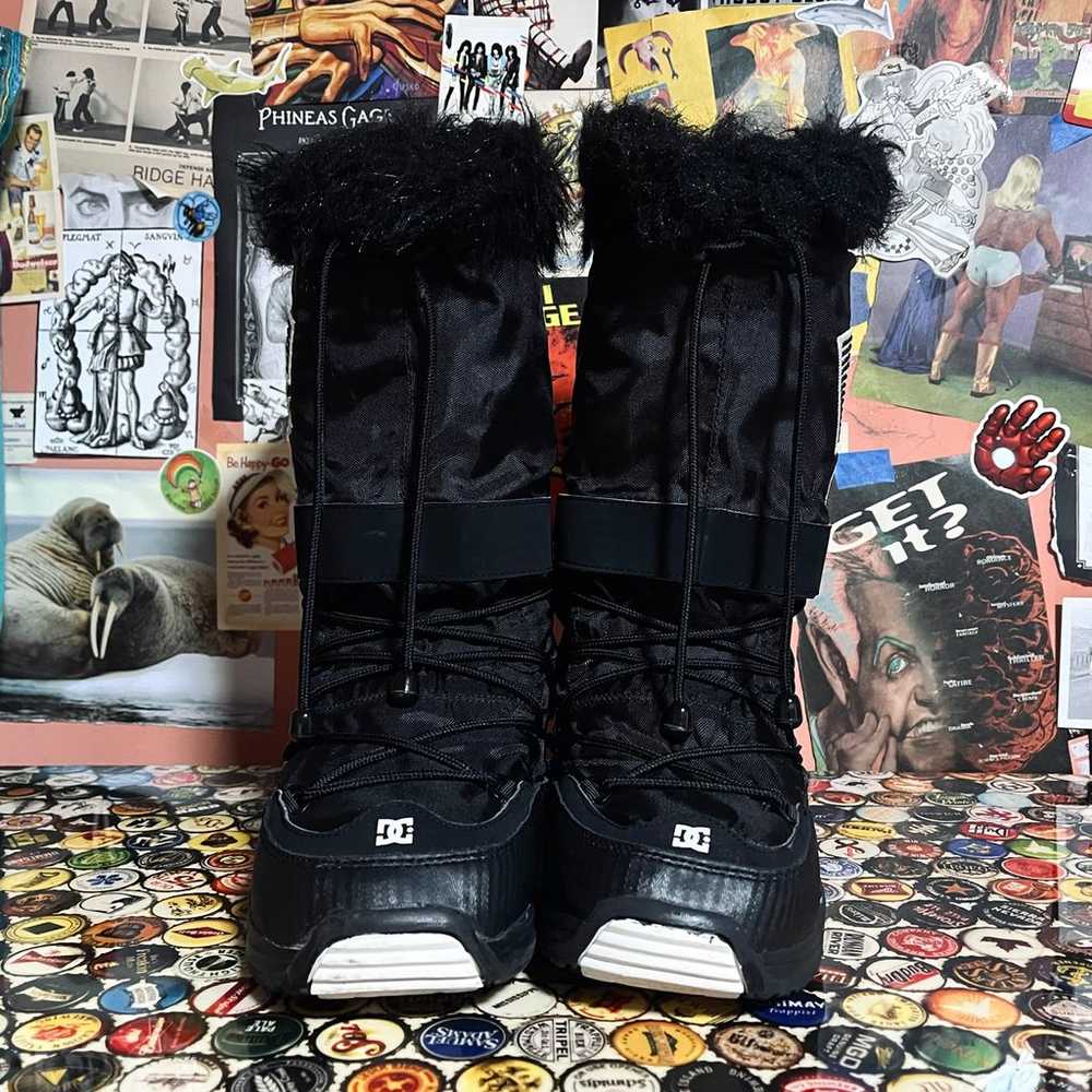 Y2K DC Chalet Snow Moon Boots Black Faux Fur Trim… - image 3