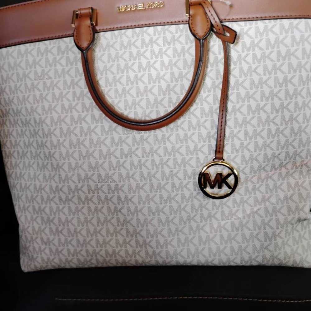 Micheal Kors purse - image 4