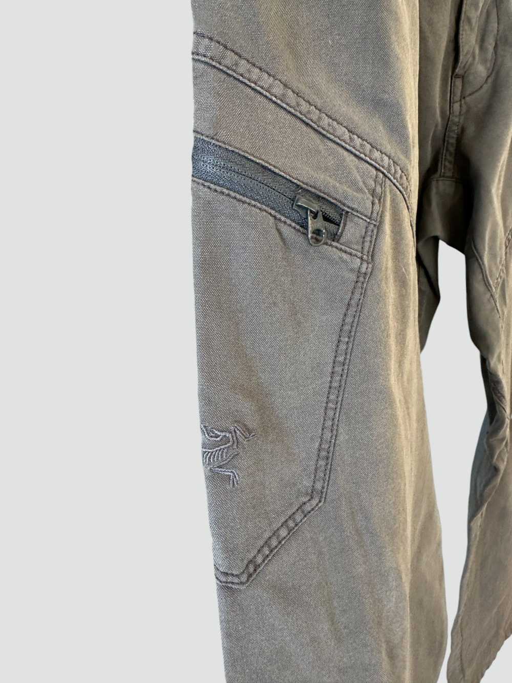 Arc'Teryx Arc'Teryx Wide Leg Cargo Pants - image 2