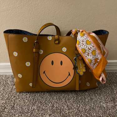 Limited Edition Ultra Rare Fossil x Smiley Purse T