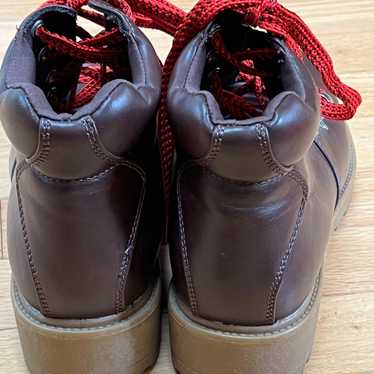 Wome’s ’Universal Thread Brown  Boots Size 8 1/2 B