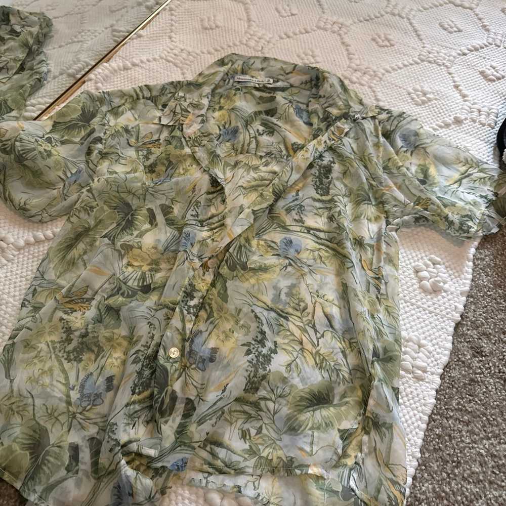 Sheet floral green abercrombie and fitch shirt xs - image 1