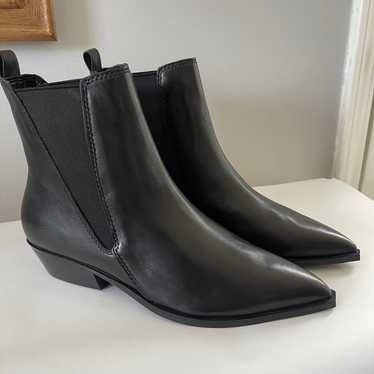 NWOT Nine West Danzy Chelsea Pointy Toe Booties