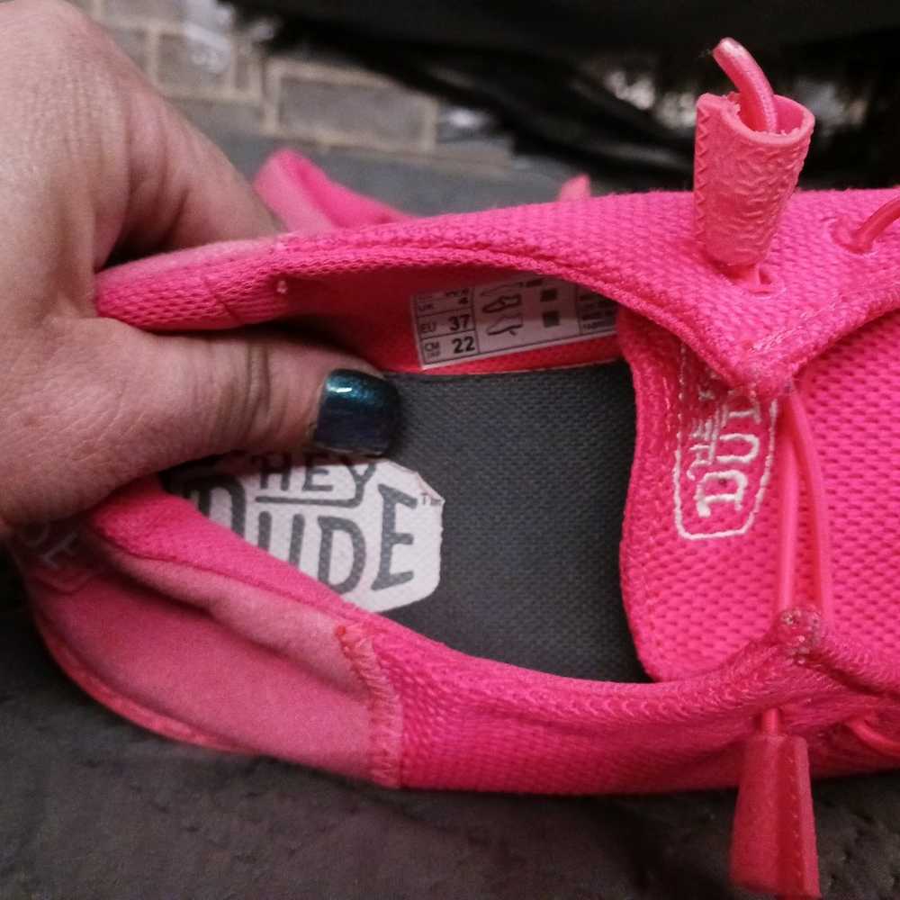 Hot pink hey dudes size 6 - image 3