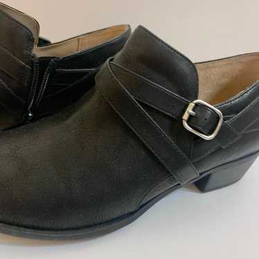 Lifestride Black Ankle Boots 9.5 - image 1