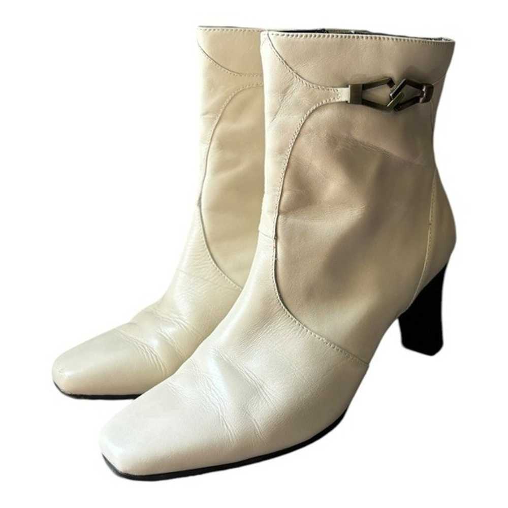 Fitzwell Cream Leather Heeled Boots Size 9.5 Low … - image 2