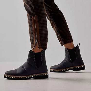 FREE PEOPLE Puffer Chelsea boot brand new size 37… - image 1