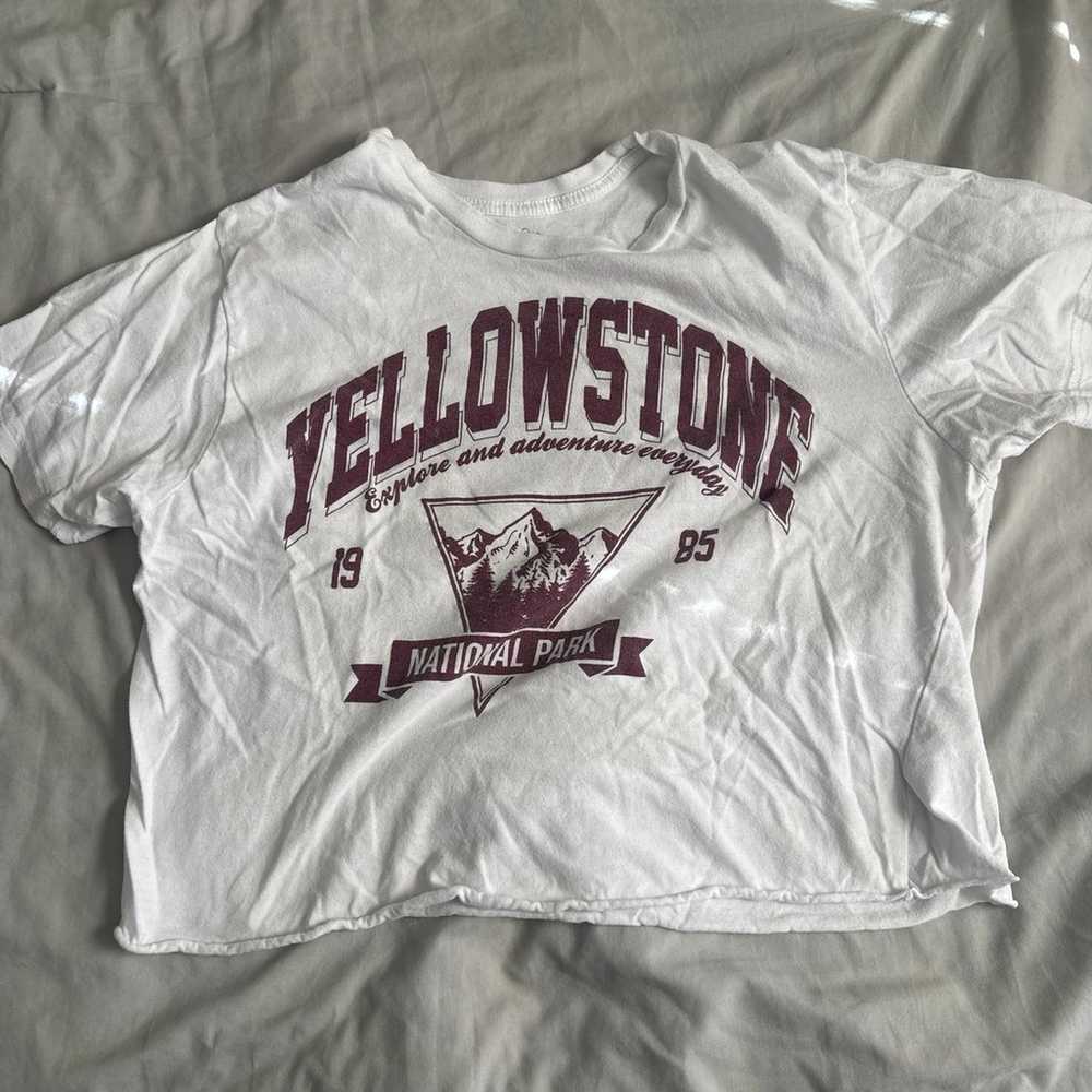 Yellowstone National Park women’s large T shirt - image 1