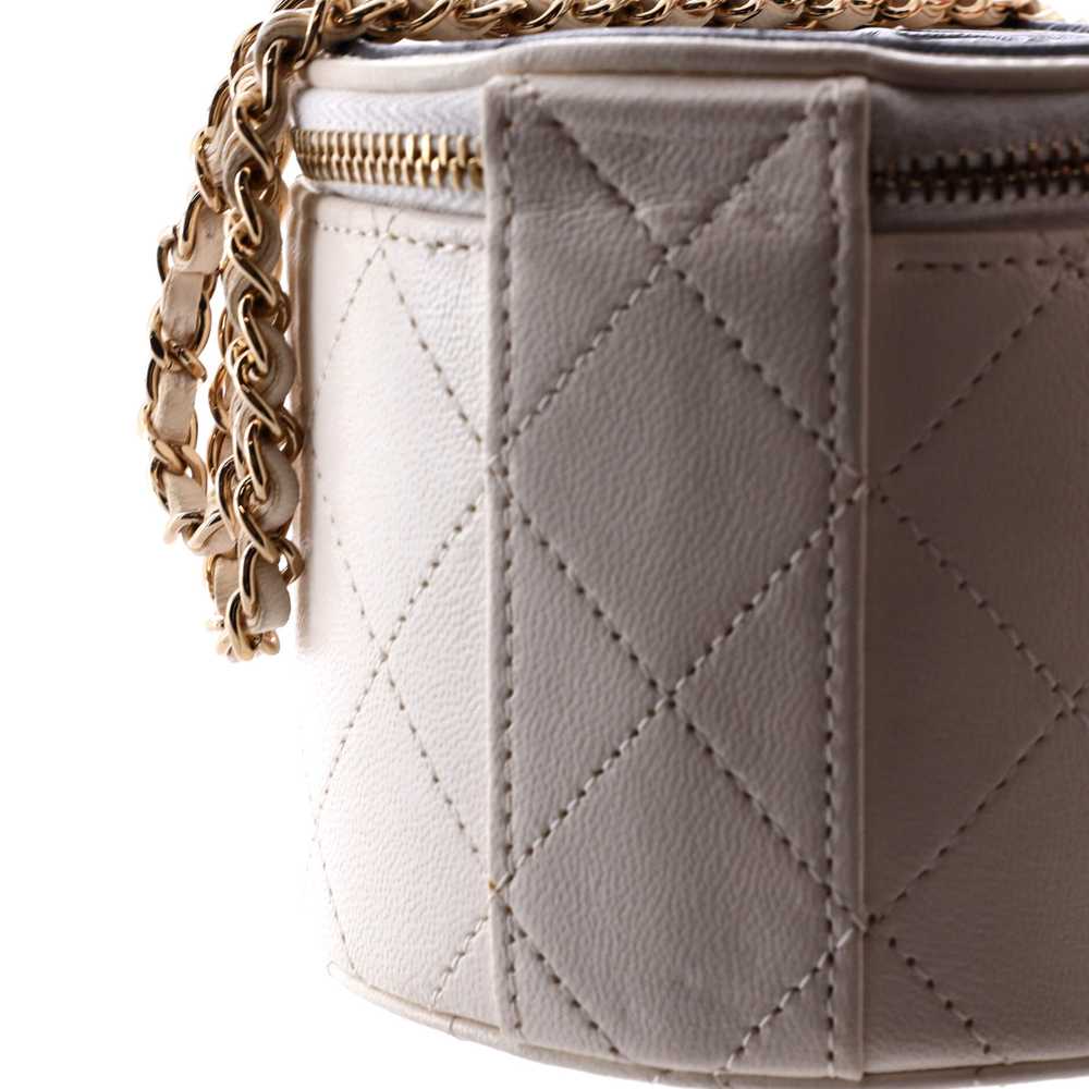 CHANEL CC Round Vanity Case with Chain Quilted La… - image 7