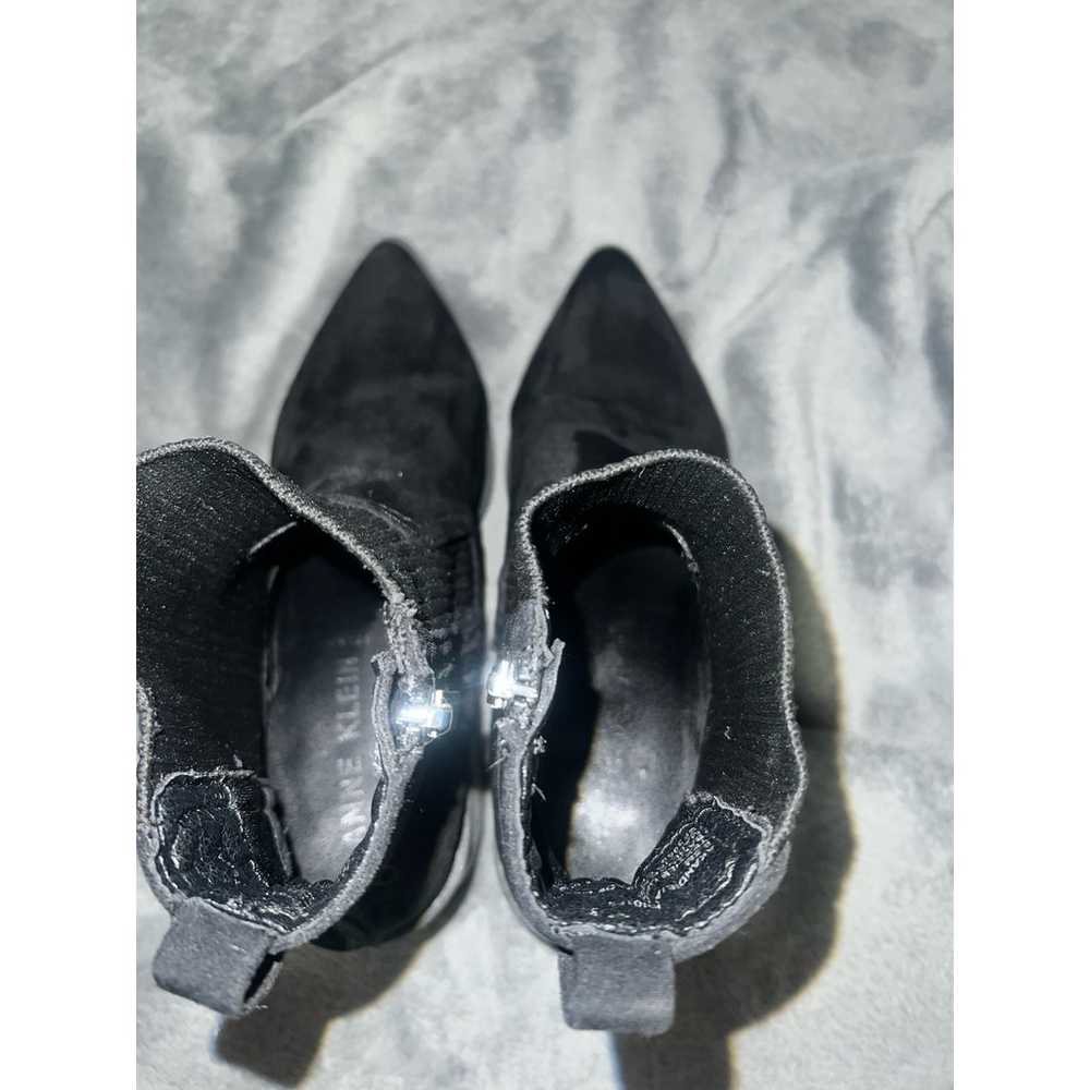 Anne Klein black suede ankle boot size 9.5 - image 4